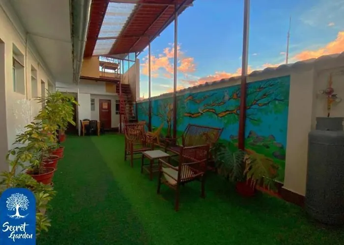 Secret Garden Hostal *